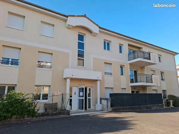 Bel appartement T2 avec terrasse et place de parking