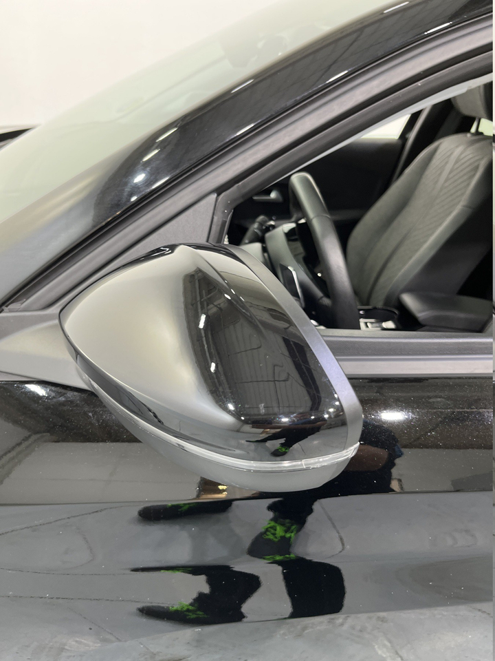 Peugeot 208 — photo 52