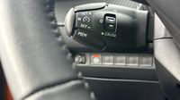 Peugeot 2008 1.2 PureTech 100ch S&S Allure — photo 17