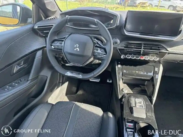 Peugeot 208 e- 136ch gt (2023) — photo 8
