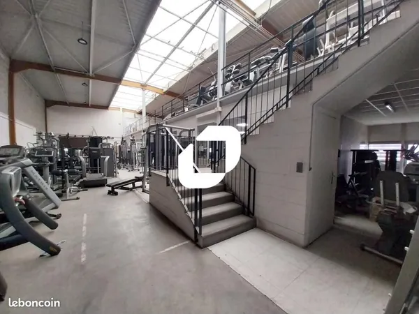 Local d'activité 2 003 m²