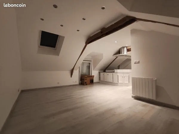 T2 rénové de 33 m² dans maison de bourg - Disponible immédiatement