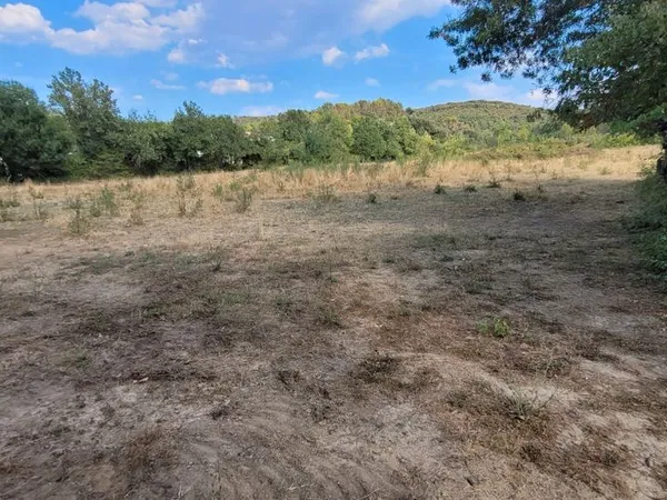 Terrain 920m² Saint Julien les Rosiers