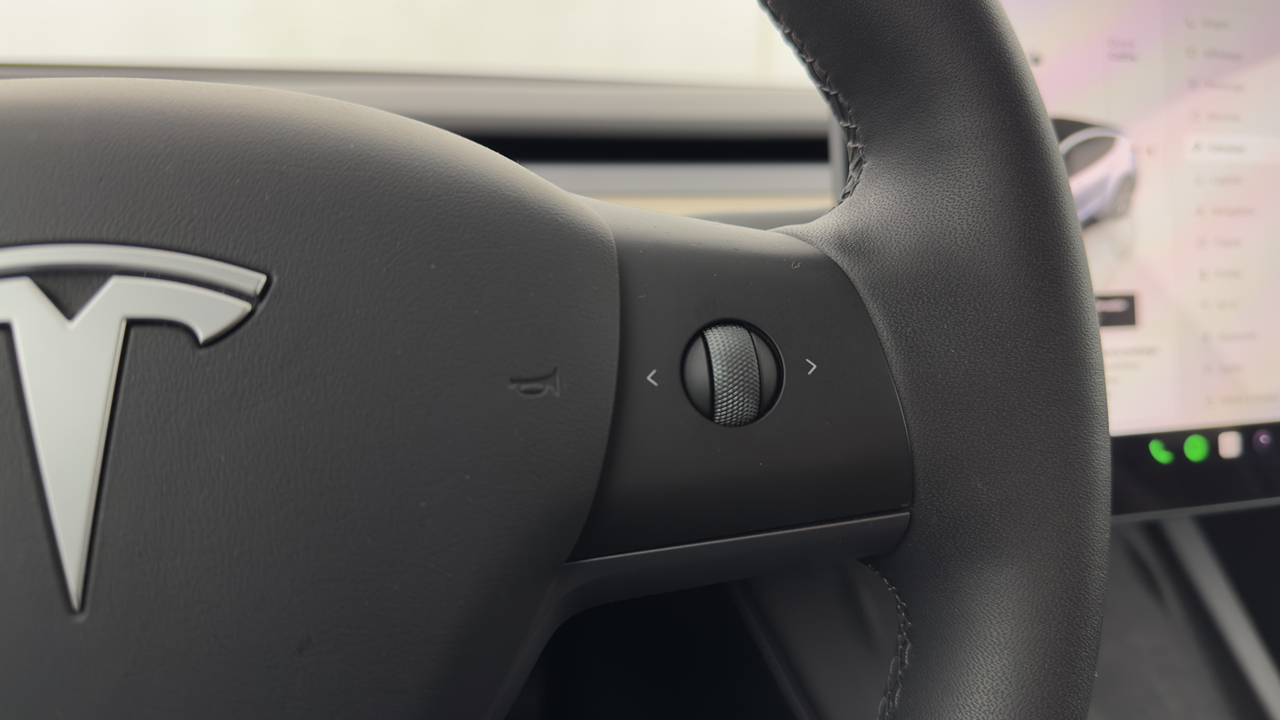 Tesla MODEL Y Long Range RWD — photo 16