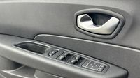 Renault Captur 0.9 TCe 90ch Business - 19 — photo 17
