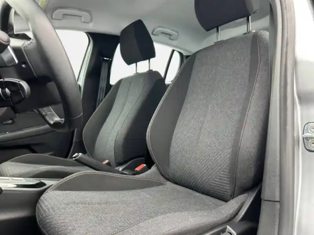 Peugeot 208 hybrid 100 e-dcs6 — photo 11