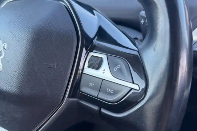 Peugeot 3008 puretech 130ch s&amp;s eat8 — photo 22