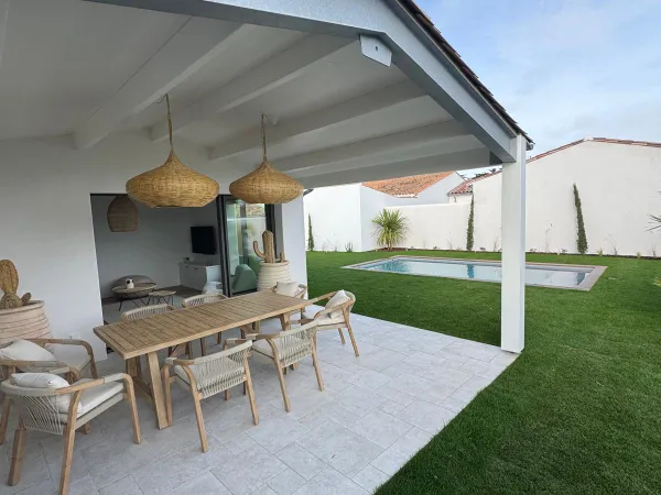Vends maison 115m² meublée avec piscine et garage