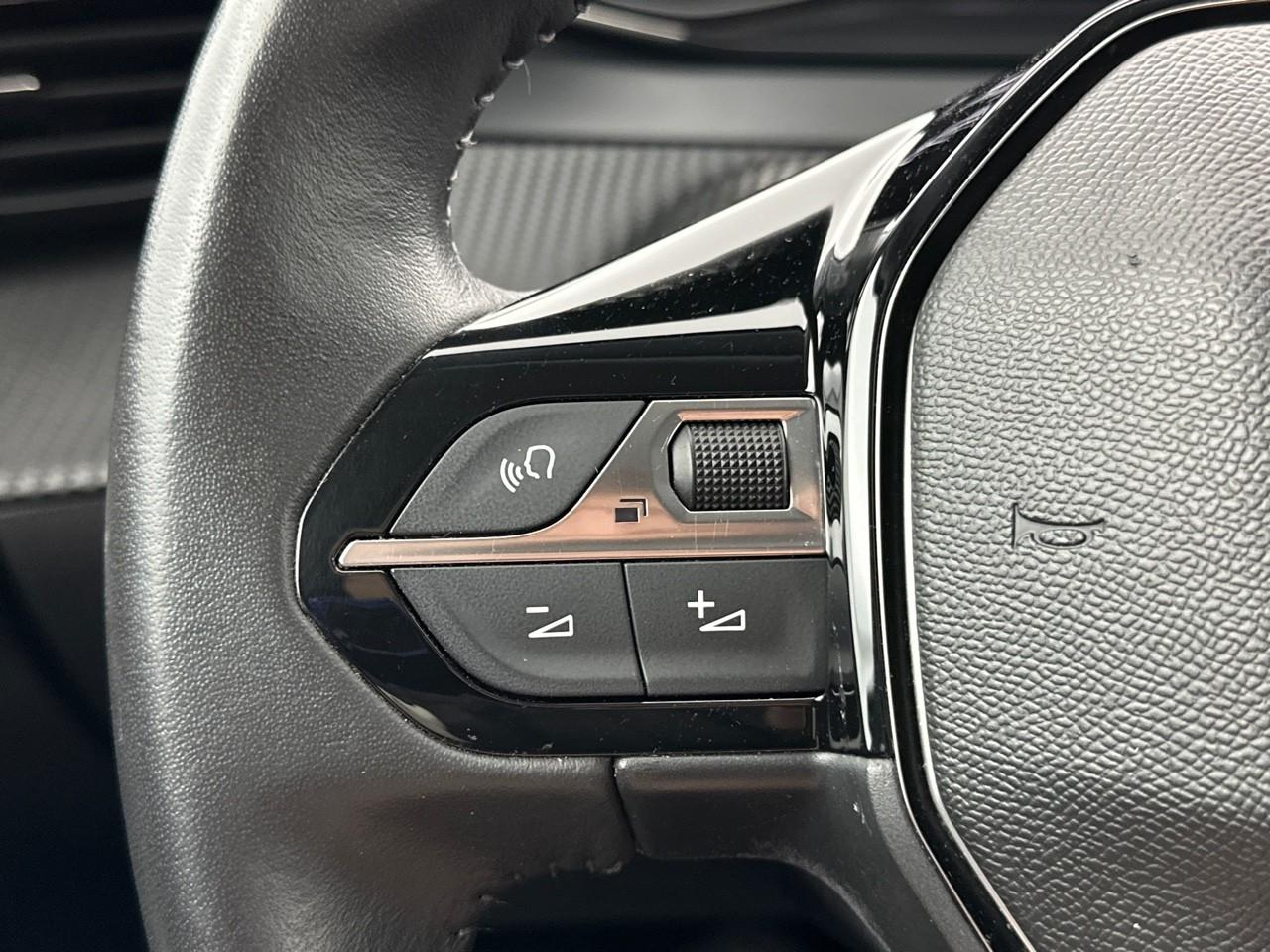 Peugeot 208 puretech 100 s&s bvm6 allure — photo 20