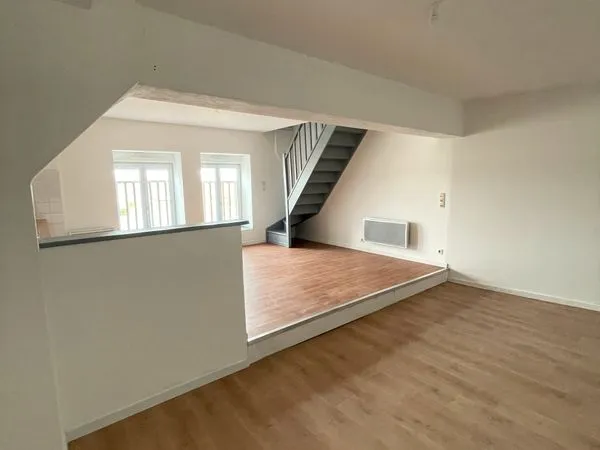 T4 DUPLEX DE 92m² - SAINTE BAZEILLE