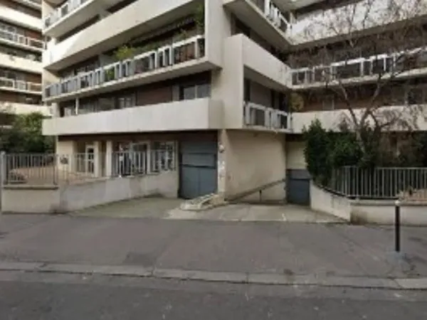 PARKING Moto - Vélo