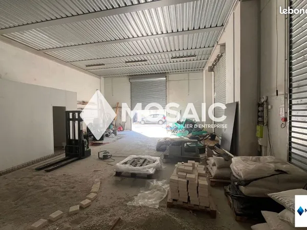 Local 150 m² Peymeinade