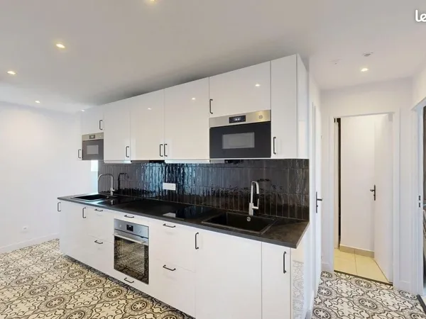 Chambre 7 pièces 103 m²
