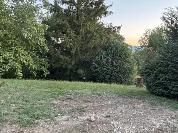 Pugny-Châtenod - Très beau terrain de 1764m2 avec parcelle c