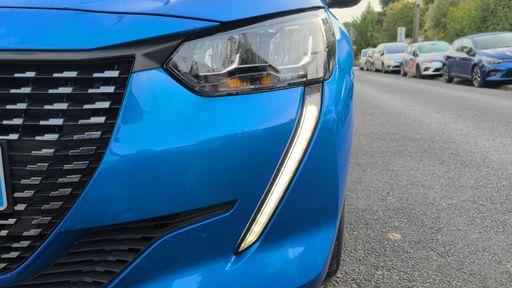 Peugeot 208 1.2 PureTech 100 - Allure Pack – 2021 – 14073 km – Essence – Boîte Manuelle — photo 2