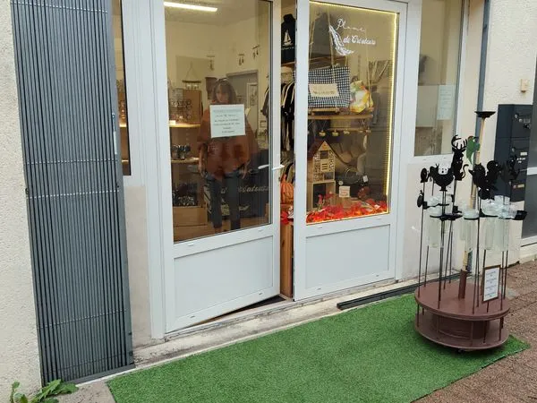 Local commercial 30 m² rénové - Centre commerçant de Surgères - Disponible 01/01/2027
