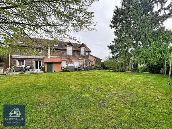 Ensemble immobilier situé à Caisnes