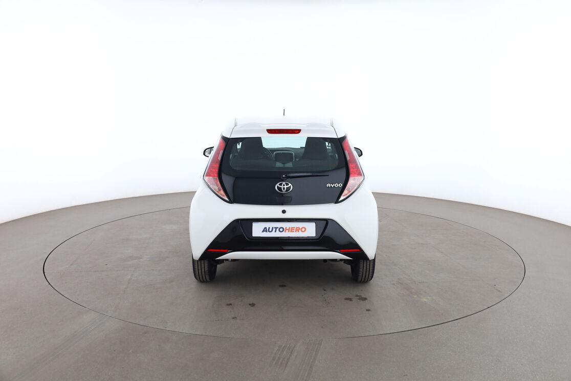 Toyota Aygo 1.0 VVT-i X-Play X-Shift — photo 4