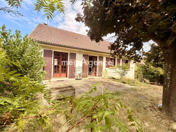 Maison familiale 6 pièces - Village avec commerces, à proximité de la gare de Sens