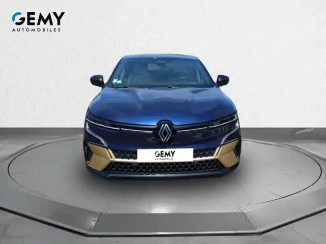 Renault Megane e-tech ev60 220 ch optimum charge — photo 2