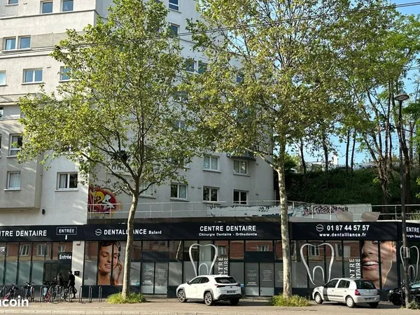 Local commercial 300 m² Paris