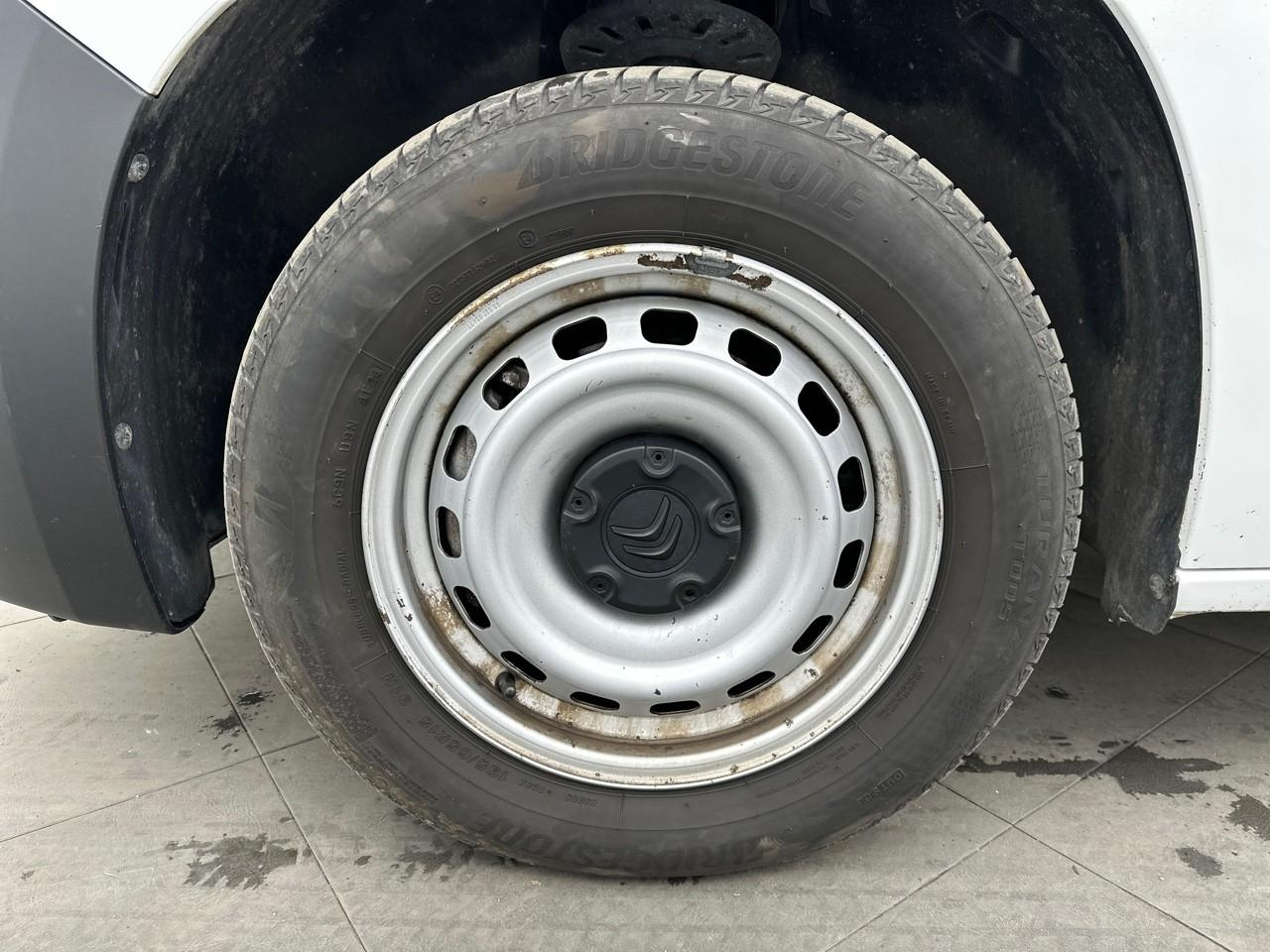 Citroën Berlingo van m 650 bluehdi 100 s&s bvm6 driver — photo 14