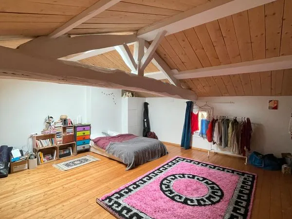 Chambre spacieuse en colocation
