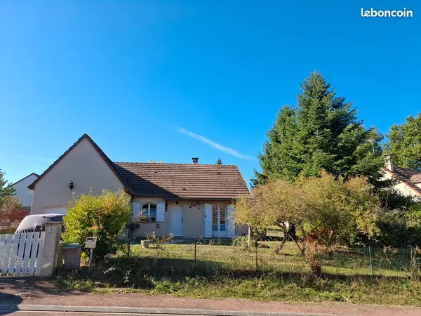 Maison plain-pied 85 m² - Terrain clos et arboré 800 m² - Excellent état