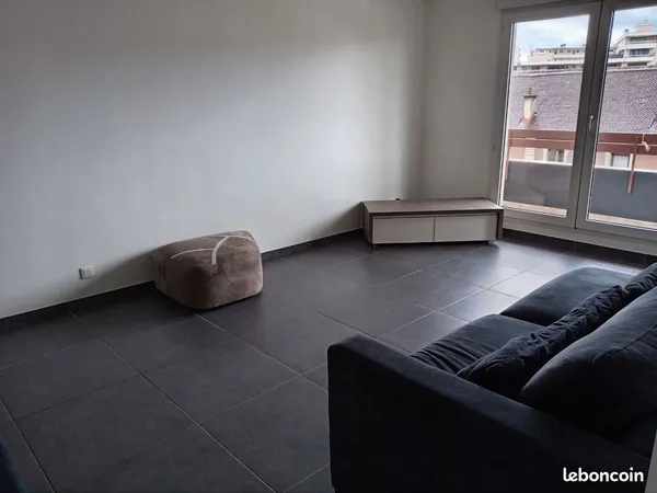 Beau 51 M2 avec chambre