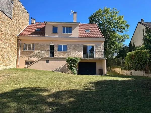 Maison 8 pièces 181 m²
