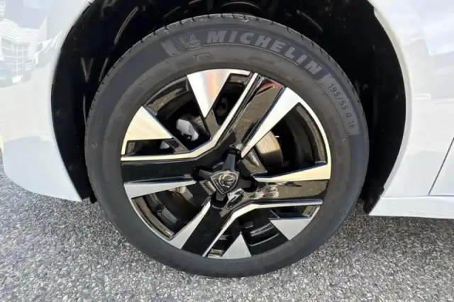 Peugeot 208 electrique 50 kwh 136ch — photo 30