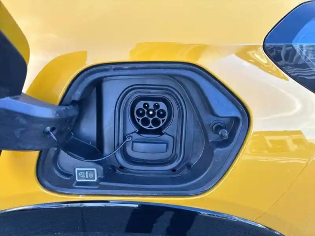 Peugeot 208 electrique 50 kwh 136ch — photo 20