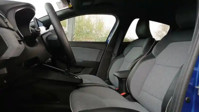 Renault Clio eco-g 100 ch gsr2 — photo 15