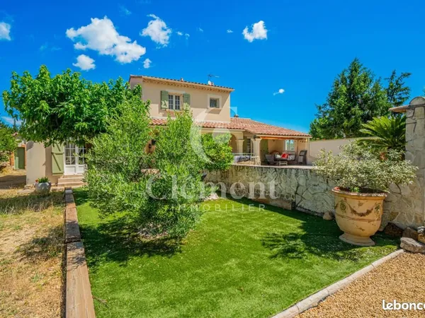 Maison 5 pièces 140 m²