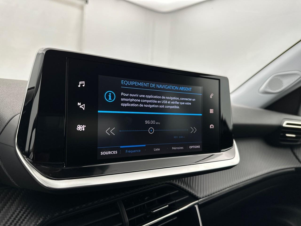 Peugeot 2008 puretech 130 s&s eat8 style — photo 10