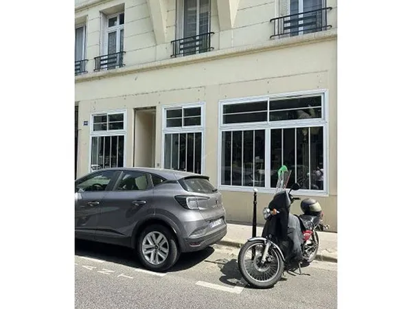 Local commercial 1 pièce 43 m²