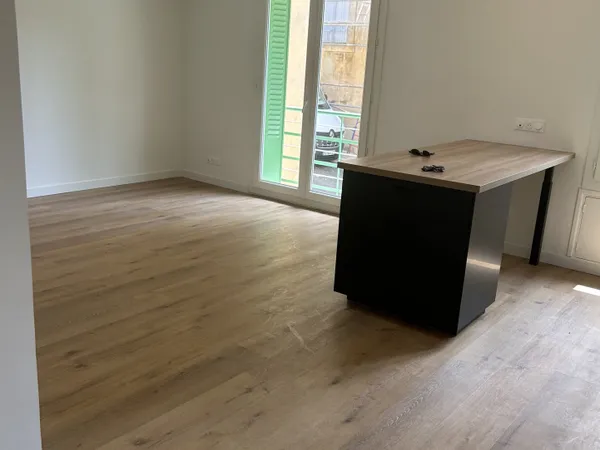 TYPE 3 ,5 RUE DU LAVOIR 13007