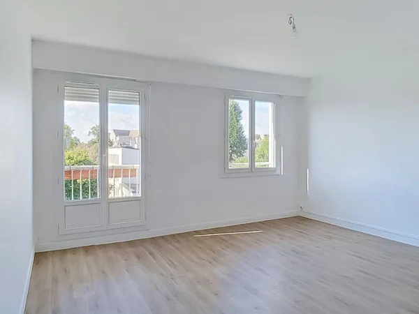 Appartement Etampes 4 pièce(s) 70.81 m2 Le chauffage est compris dans les charges !
