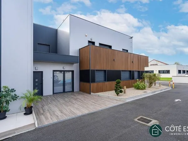 Immeuble 2000 m²