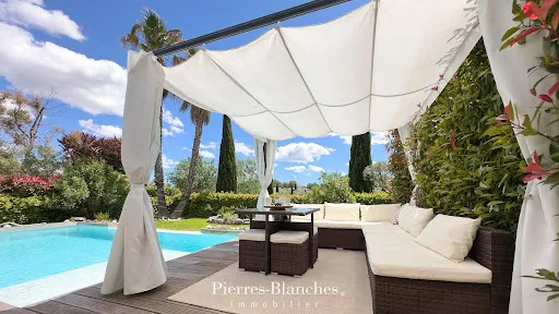 Villa 4 pièces 158 m²