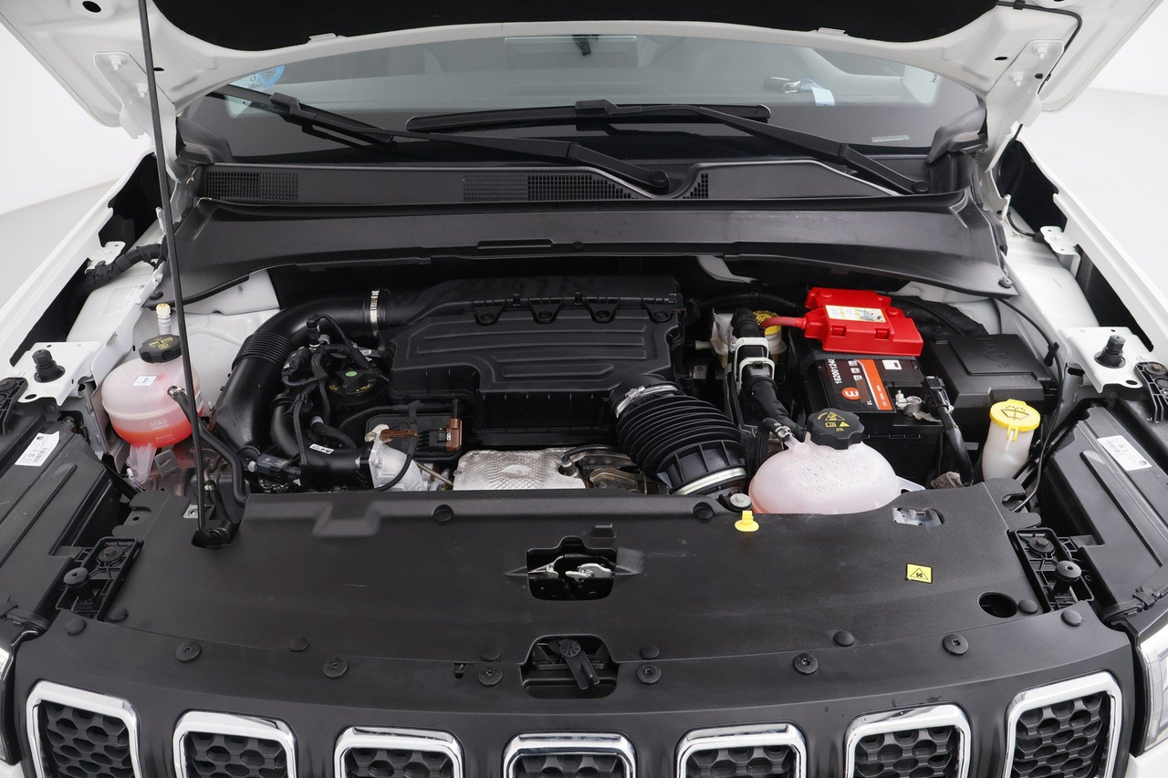 Jeep Compass — photo 32