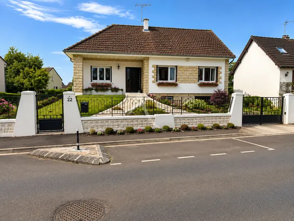 Maison Saint Mard 5 pièce(s) 249 m2 utiles