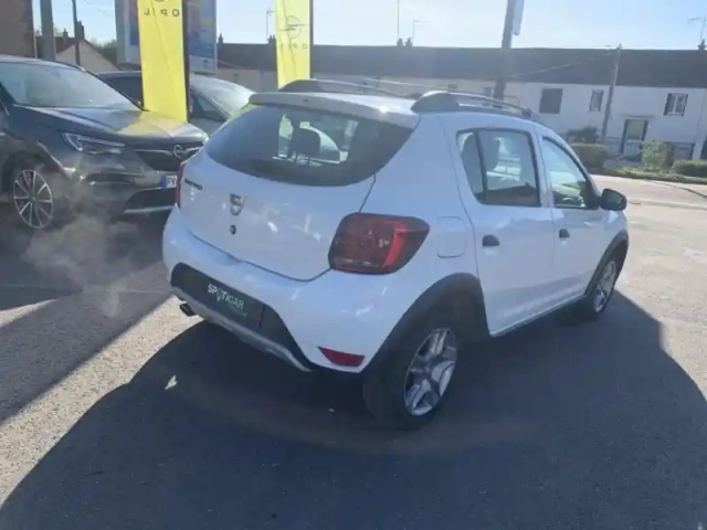 Dacia Sandero 1.0 eco-g 100ch evasion — photo 6
