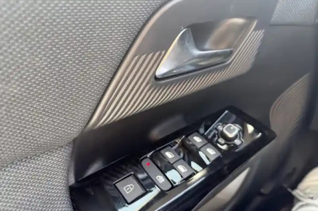 Citroën C5 Aircross hybride 145 ch e-dcs6 — photo 19