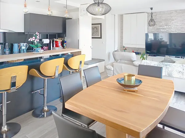 Magnifique Appartement 4P Résidence Récente A qqs mns à pied du RER