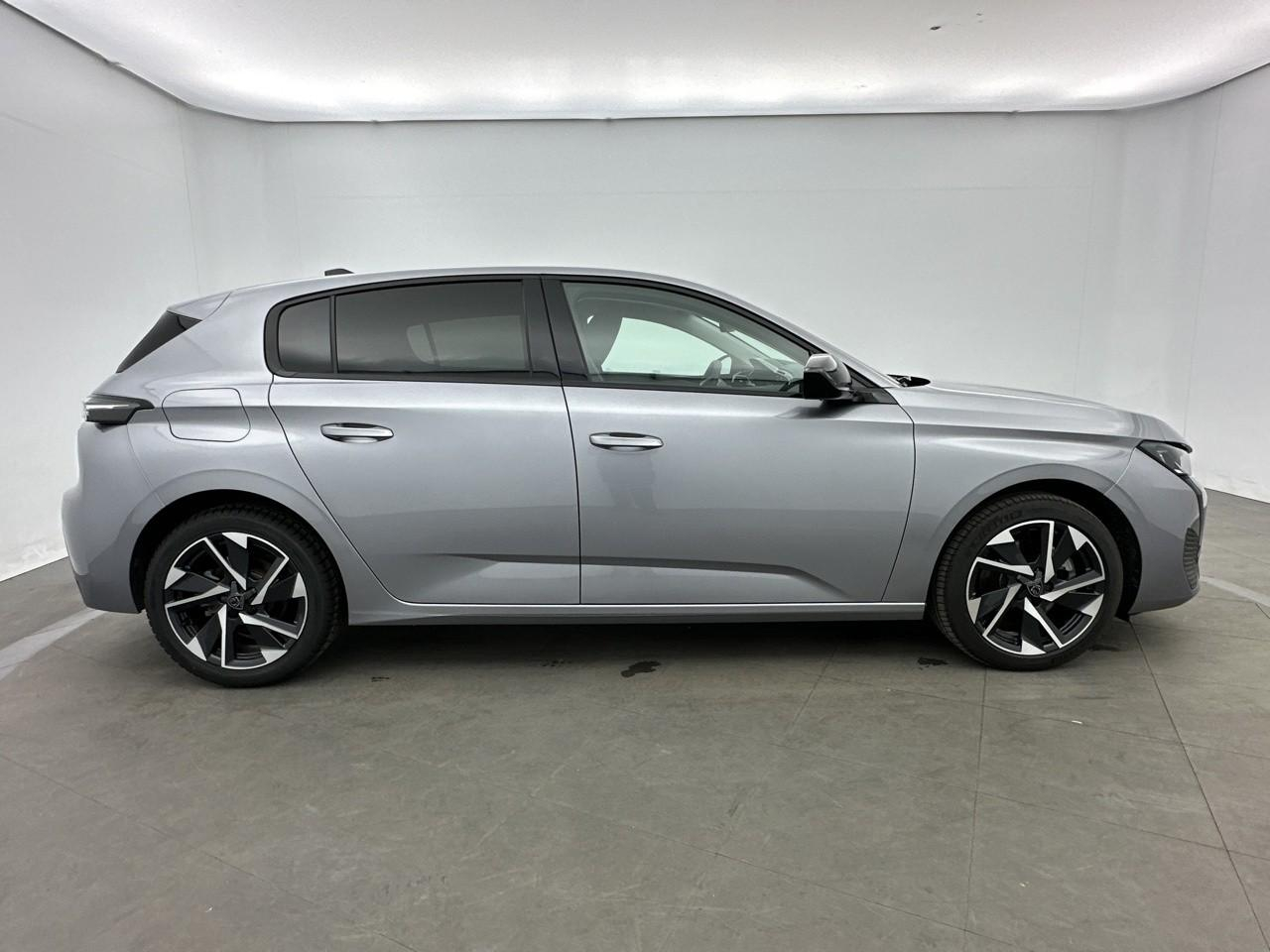 Peugeot 308 hybrid 145 e-dcs6 allure — photo 4