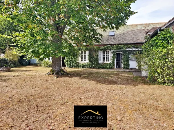 Ancienne métairie du XVIIIe siècle sur 1 116 m2 clos de murs