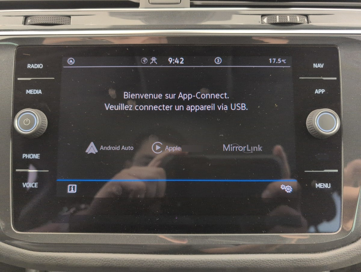 Volkswagen Tiguan — photo 18