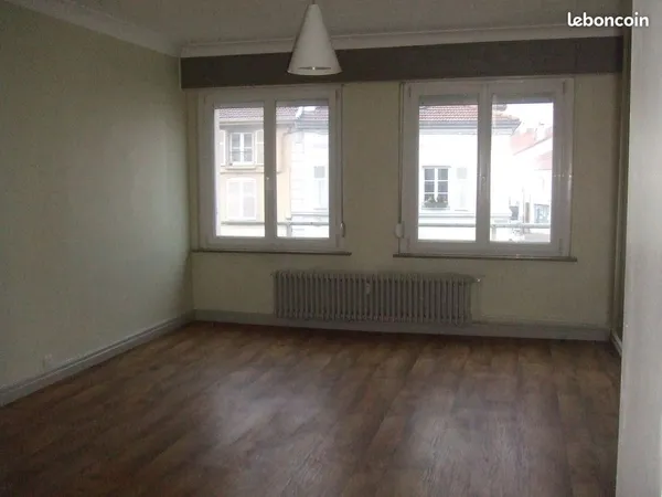 LOUE MORHANGE APPARTEMENT F3 centre ville
