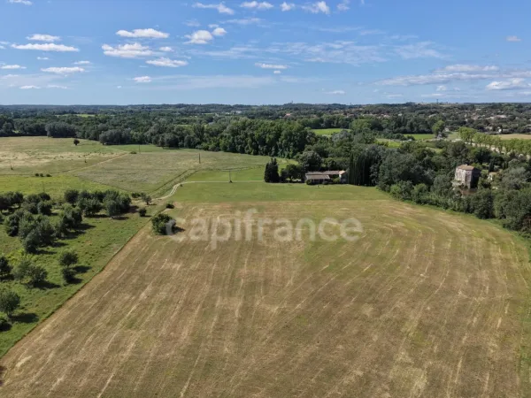 Terrain 8800 m²